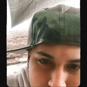 Meet your Posher, André